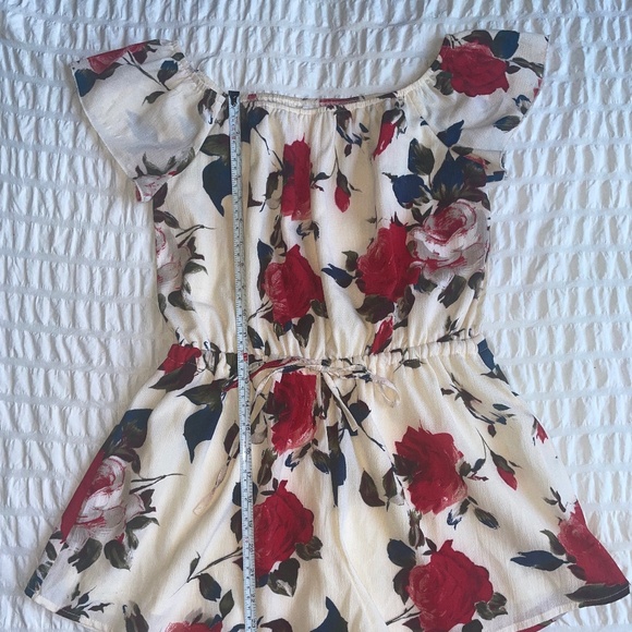 🌟 L’Atiste Romper | Size L| Chic & Flattering 💃 Perfect for day to night look - Picture 3 of 9